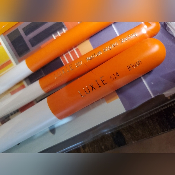 5/75$ LUXIE BEAUTY Por La Noche Brush Set - Picture 6 of 16